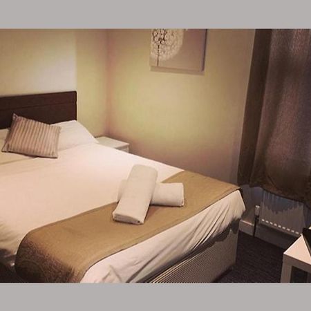 The R Inn Hotel Desborough Buitenkant foto