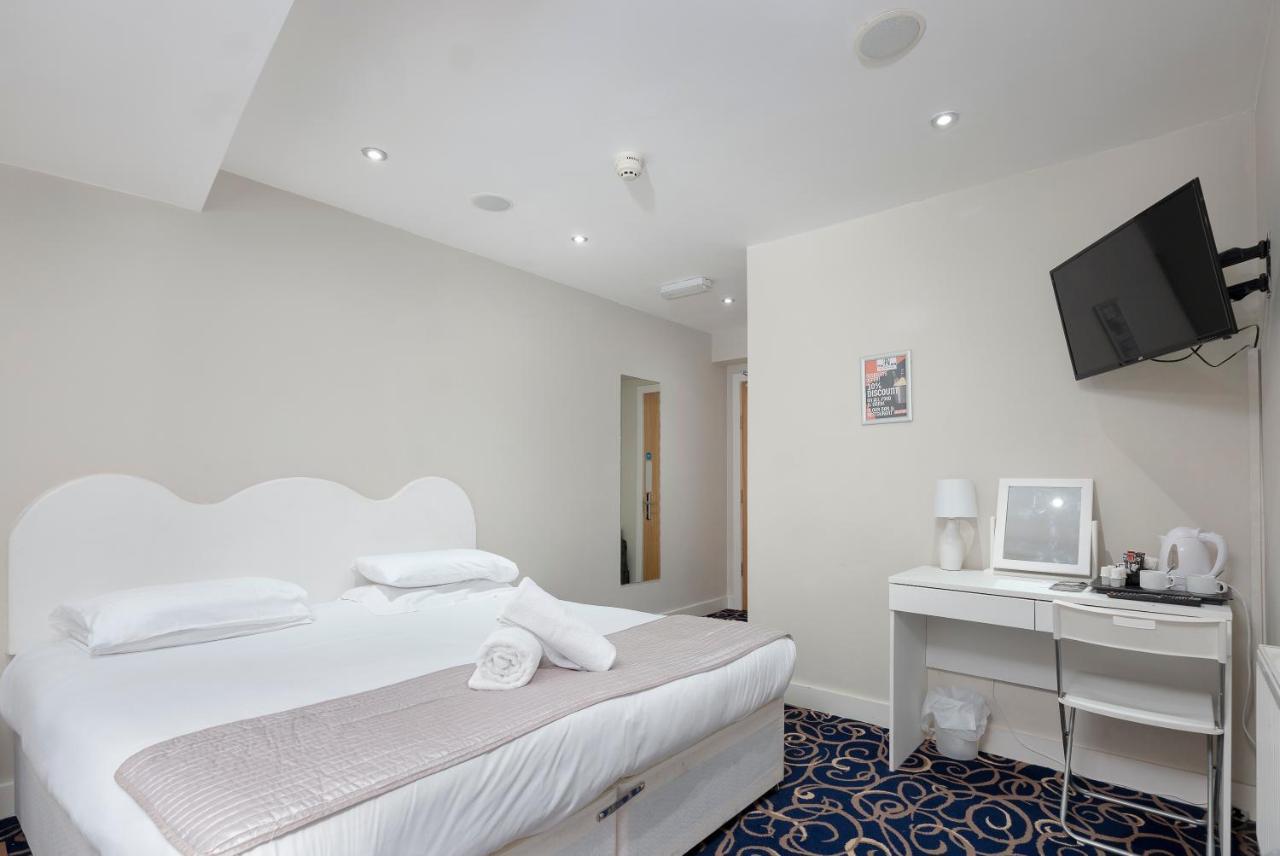 The R Inn Hotel Desborough Buitenkant foto